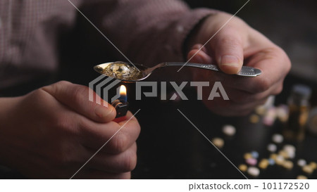 addict preparing dose of crack addict preparing dose of crack 101172520