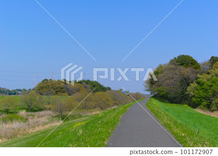 千葉縣柏市利根運河柏市自行車道風景_永遠走下去的路 2023年4月 101172907
