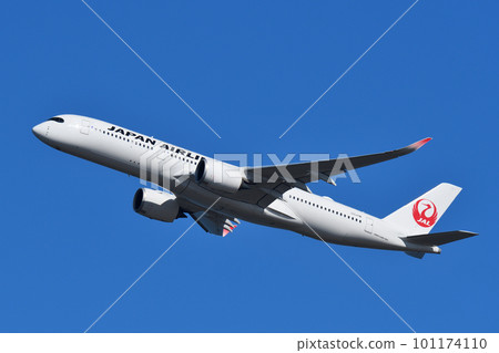 Japan Airlines (JAL) passenger plane A350-900 101174110