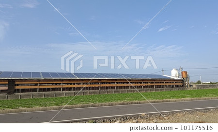 台灣沿海村莊,在村民使用的涼亭屋頂安裝太陽能電池板,增加綠色能源收入 台灣沿海村莊,在村民使用的涼亭屋頂安裝太陽能電池板,增加綠色能源收入 101175516