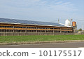 台灣沿海村莊，在村民使用的涼亭屋頂安裝太陽能電池板，增加綠色能源收入 101175517