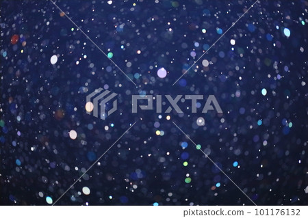 Strobe photography of the rain falling at dawn 101176132