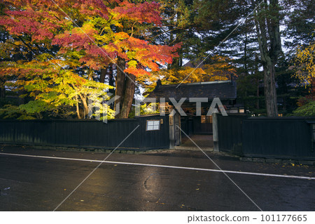 Kakunodate Bukeyashiki Ishiguro house evening night view in the rain Kakunodate Bukeyashiki Ishiguro house evening night view in the rain 101177665