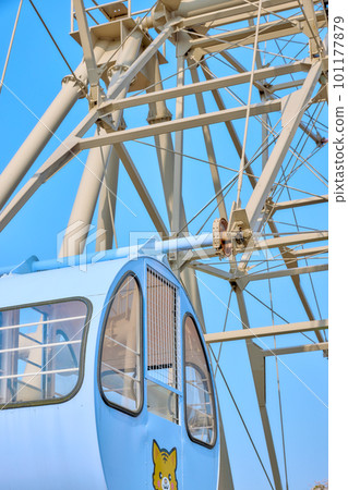 Ferris wheel gondola and blue sky 101177879
