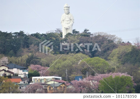 Takasaki white coat large Kannon Takasaki white coat large Kannon 101178350