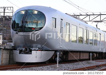 [Seibu] Series 001 ~ Laview ~ "Chichibu" (Seibu Chichibu Line: Yokoze ~ Ashigakubo) 101178557