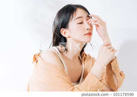 年輕女性的美麗形象 101178590