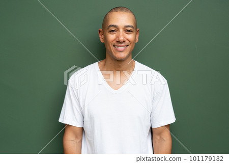 Portrait of handsome bald man wearing t-shirt 101179182