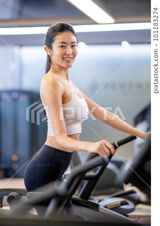 woman training at the gym, training,muscle 101183274