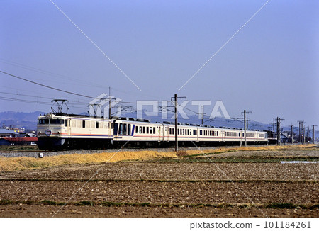 2001 EF6019 running on the Shinetsu Line Sayonara Ozashiki Train Yasuragi Danrin 2001 EF6019 running on the Shinetsu Line Sayonara Ozashiki Train Yasuragi Danrin 101184261