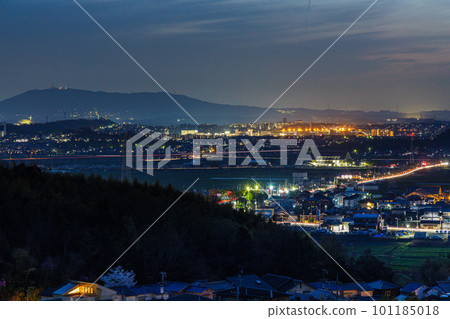 夕陽西下,燈火通明的木津町② 京都府木津市城山台 夕陽西下,燈火通明的木津町② 京都府木津市城山台 101185018