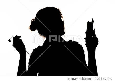 silhouette 101187429
