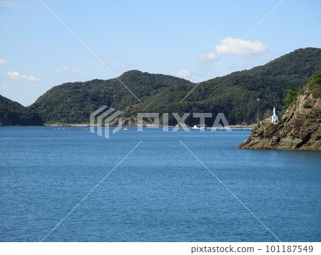 The beautiful seascape of Yokaku Bay, where Sakitsu Village, Kawaura-cho, Amakusa City, Kumamoto Prefecture is located, is a World Heritage Site. The beautiful seascape of Yokaku Bay, where Sakitsu Village, Kawaura-cho, Amakusa City, Kumamoto Prefecture is located, is a World Heritage Site. 101187549