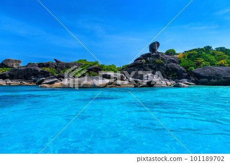 Sailboat rock with white sand beach at Similan island, Phang Nga, Thailand. 101189702