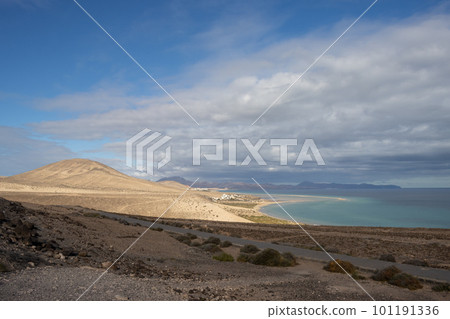 Country and Atlantic ocean, Costa Calma, Fuerteventura 101191336