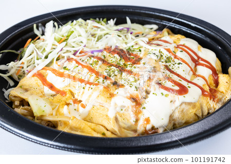 美味的煎蛋蕎麥麵便當 101191742