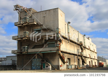 An old warehouse that existed at Hyogo Jetty (Kobe Port) 101193798