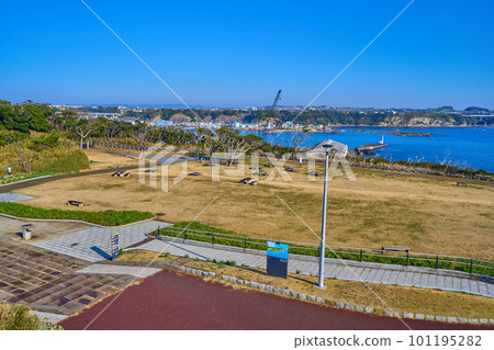 從神奈川縣三浦市城島公園第 2 展望台北側眺望 101195282