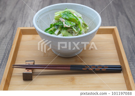 芝麻醬豬肉，用研缽盛裝的日本料理 101197088