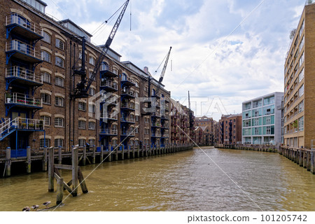 Buildings in China Wharf Bermondsey, river Thames - London Buildings in China Wharf Bermondsey, river Thames - London 101205742