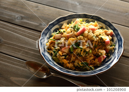 turnip leaf fried rice 101208908