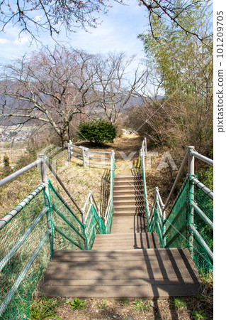 Nagurumi Castle Ruins in Spring, Bridge across Sasakuru Horikiri, Minakami Town, Gunma Prefecture 101209705