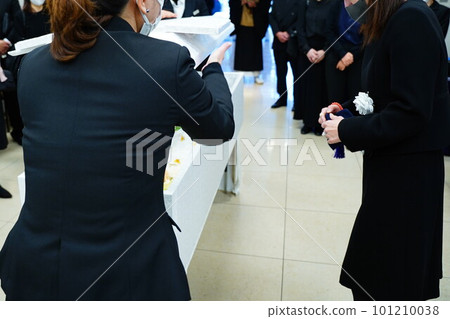 Ceremony lady Ceremony lady 101210038