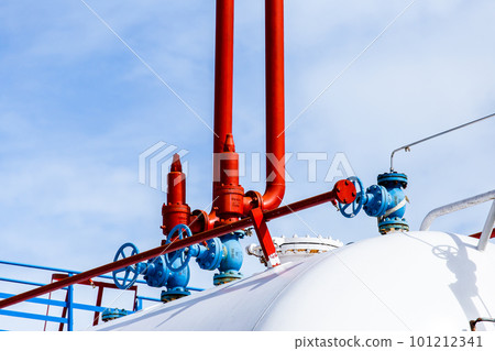 Valves at gas plant 101212341