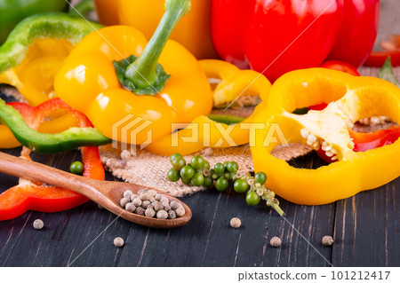 fresh bell pepper or capsicum, sweet pepper 101212417