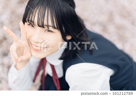 小櫻和穿校服的女學生 101212789