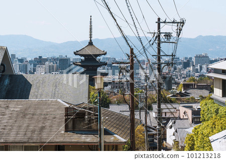 Hokanji Temple seen from Ryoma-zaka, Yasaka Pagoda and the streets of Kyoto Hokanji Temple seen from Ryoma-zaka, Yasaka Pagoda and the streets of Kyoto 101213218