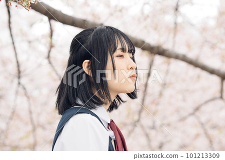 小櫻和穿校服的女學生 101213309