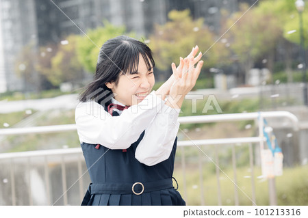 小櫻和穿校服的女學生 101213316