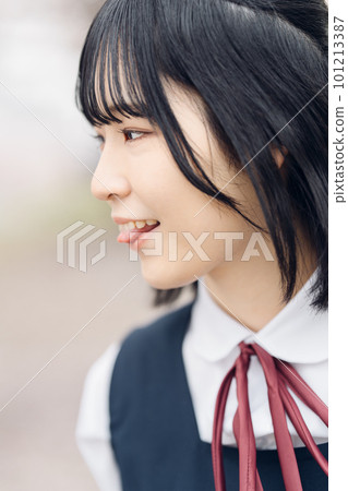 小櫻和穿校服的女學生 101213387