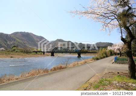 垂水鐵道・谷口站附近新川第一橋【岐阜縣本棲市】 101213409