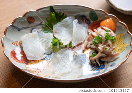 Maggot sashimi, magochi tripe, autumn leaves grated ponzu 101215127
