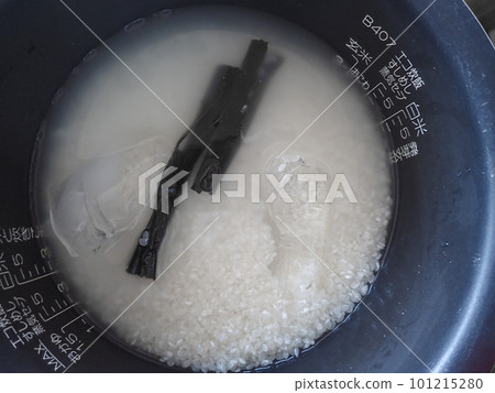 Soak kelp in rice Soak kelp in rice 101215280