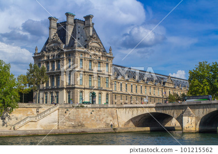 Louvre - Dunone Tsubasa - (France - Paris) Louvre - Dunone Tsubasa - (France - Paris) 101215562
