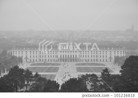 Parks and forecourt of Schoenbrunn Palace in Vienna, Austria Parks and forecourt of Schoenbrunn Palace in Vienna, Austria 101216818