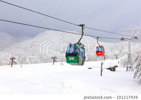 藏王溫泉滑雪場藏王天空纜車上層平台斜坡藏王霧凇 藏王溫泉滑雪場藏王天空纜車上層平台斜坡藏王霧凇 101217439