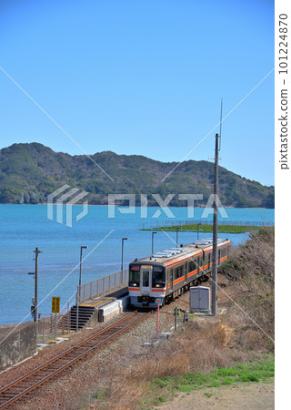 <<Mie Prefecture>> Ikenoura Seaside Station on the JR Sangu Line that runs along the coast in Futami-cho, Ise City <<Mie Prefecture>> Ikenoura Seaside Station on the JR Sangu Line that runs along the coast in Futami-cho, Ise City 101224870