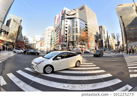 Scenery of Sukiyabashi Scramble Crossing Scenery of Sukiyabashi Scramble Crossing 101225273