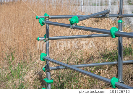 Single pipe fence installed on the boundary line of the neighboring property 101226713