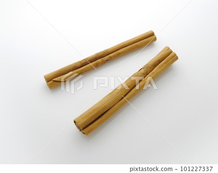 Cinnamon sticks 101227337