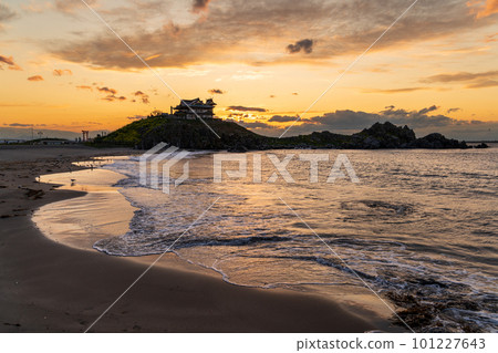 "Aomori Prefecture" Sunset Sky and Mine Cat Breeding Area Kabushima/Hachinohe City "Aomori Prefecture" Sunset Sky and Mine Cat Breeding Area Kabushima/Hachinohe City 101227643