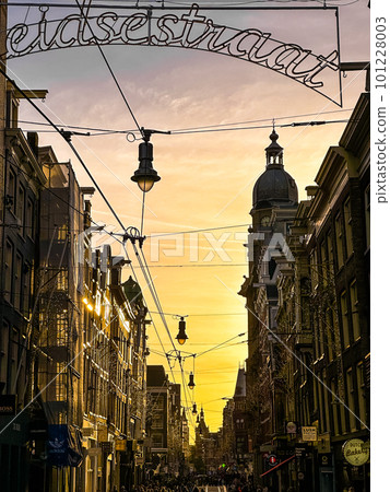 Leidsestraat major shopping street at sunset, Amsterdam, Netherlands Leidsestraat major shopping street at sunset, Amsterdam, Netherlands 101228003