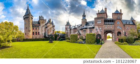 Castle De Haar or Kasteel de haar in Utrecht, Netherlands Castle De Haar or Kasteel de haar in Utrecht, Netherlands 101228067
