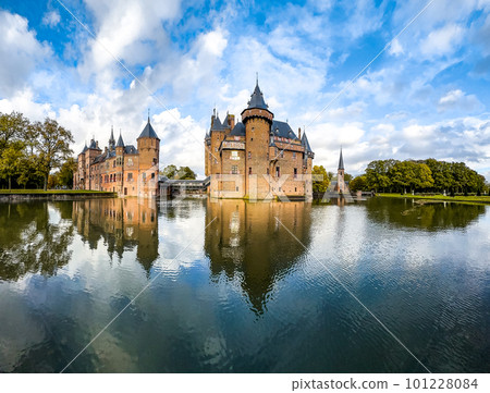 Castle De Haar or Kasteel de haar in Utrecht, Netherlands 101228084