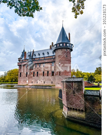 Castle De Haar or Kasteel de haar in Utrecht, Netherlands Castle De Haar or Kasteel de haar in Utrecht, Netherlands 101228173
