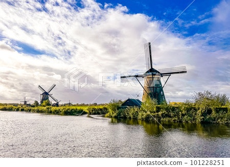 Kinderdijk windmills and water canal in Netherlands, Europe Kinderdijk windmills and water canal in Netherlands, Europe 101228251